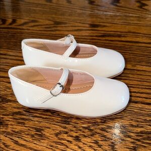 NWOT ZARA PATENT BALLET FLATS 22